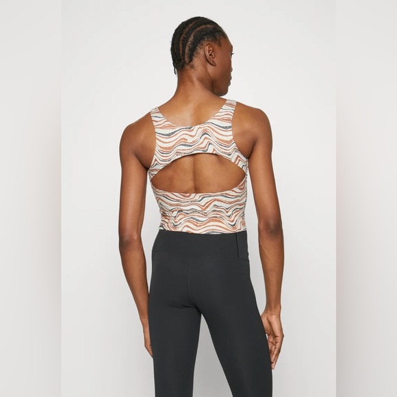 NWT Nike DX1564-146 Yoga Dri-Fit Luxe Tank XL - Picture 6 of 8